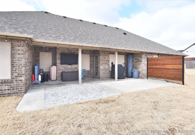 12713 N 42nd East Avenue, Skiatook, OK 74070