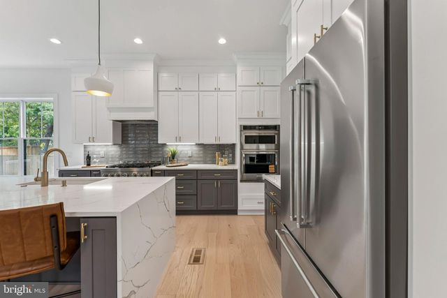 5017 17TH ST N, Arlington, VA 22207