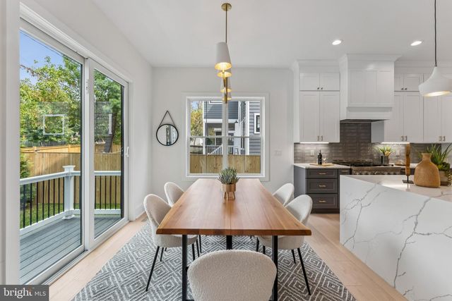 5017 17TH ST N, Arlington, VA 22207