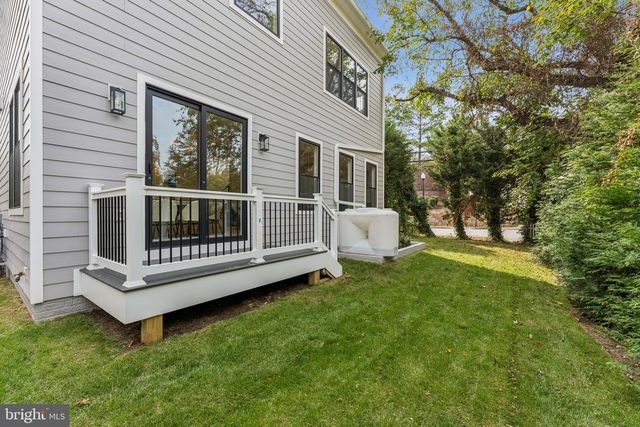 5017 17TH ST N, Arlington, VA 22207