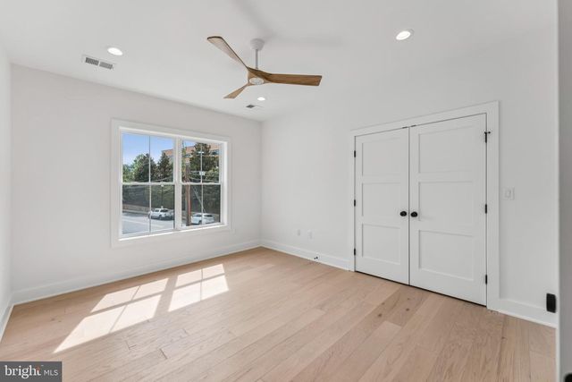 5017 17TH ST N, Arlington, VA 22207