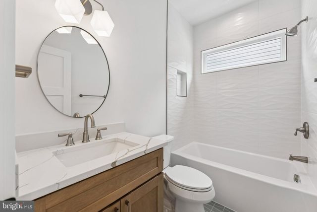 5017 17TH ST N, Arlington, VA 22207