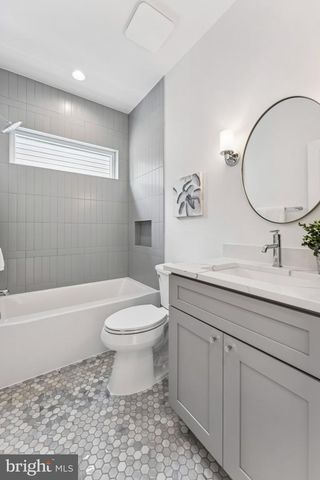 5017 17TH ST N, Arlington, VA 22207