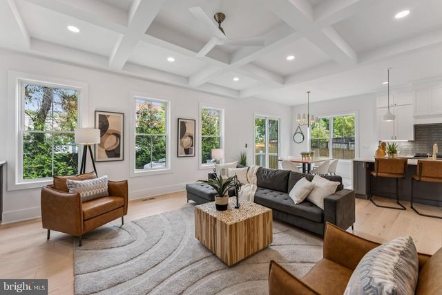 5017 17TH ST N, Arlington, VA 22207