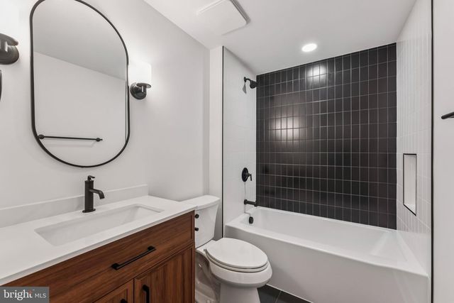 5017 17TH ST N, Arlington, VA 22207