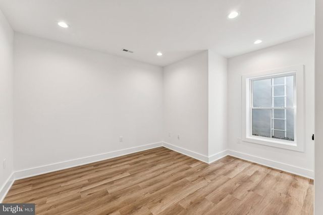 5017 17TH ST N, Arlington, VA 22207