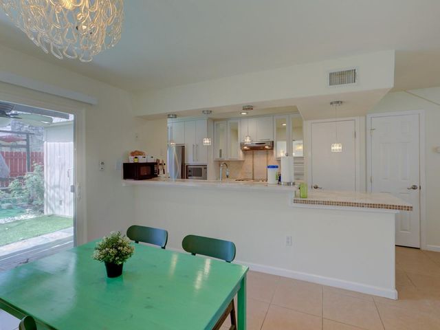 710 Castle Ridge RD B, Austin, TX 78746