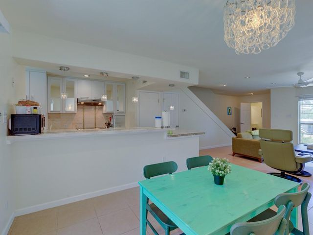 710 Castle Ridge RD B, Austin, TX 78746