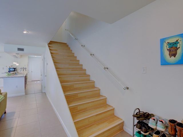 710 Castle Ridge RD B, Austin, TX 78746