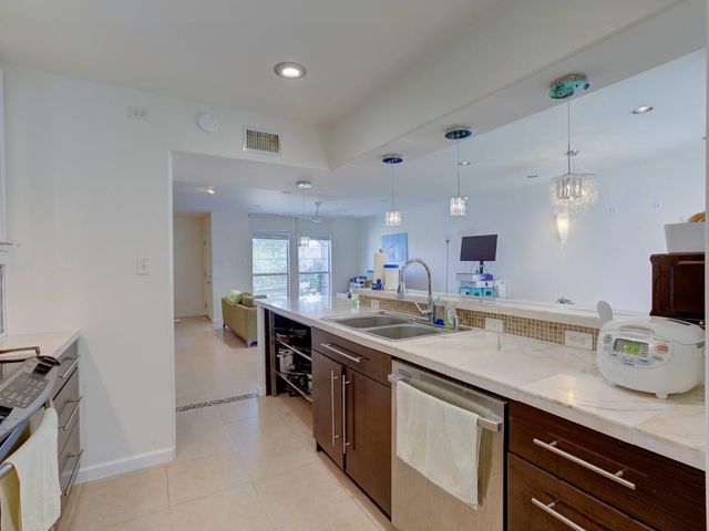 710 Castle Ridge RD B, Austin, TX 78746
