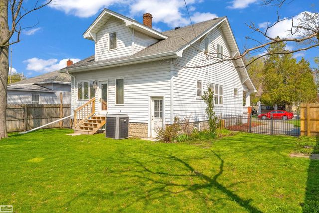 1226 Young Street, Port Huron, MI 48060