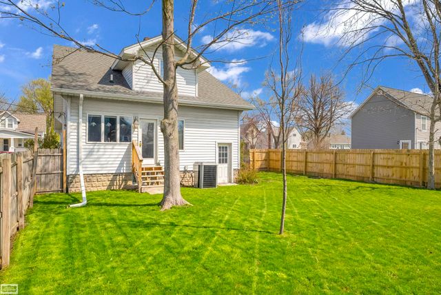1226 Young Street, Port Huron, MI 48060