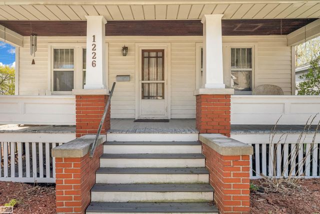1226 Young Street, Port Huron, MI 48060