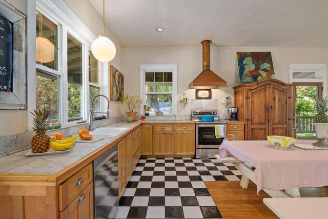 1900 Midway Avenue, Grants Pass, OR 97527