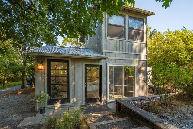 1900 Midway Avenue, Grants Pass, OR 97527