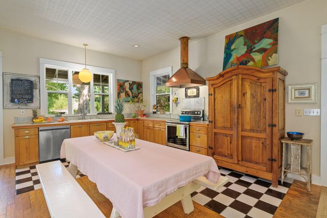 1900 Midway Avenue, Grants Pass, OR 97527