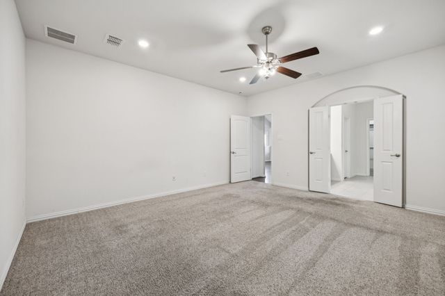 824 San Madrid Trail, Fort Worth, TX 76052