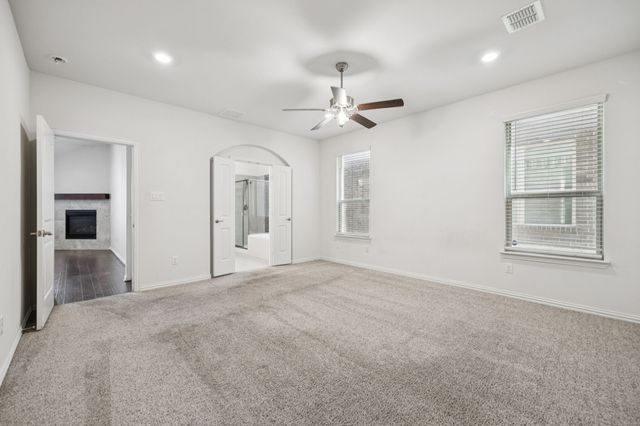 824 San Madrid Trail, Fort Worth, TX 76052