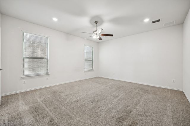 824 San Madrid Trail, Fort Worth, TX 76052