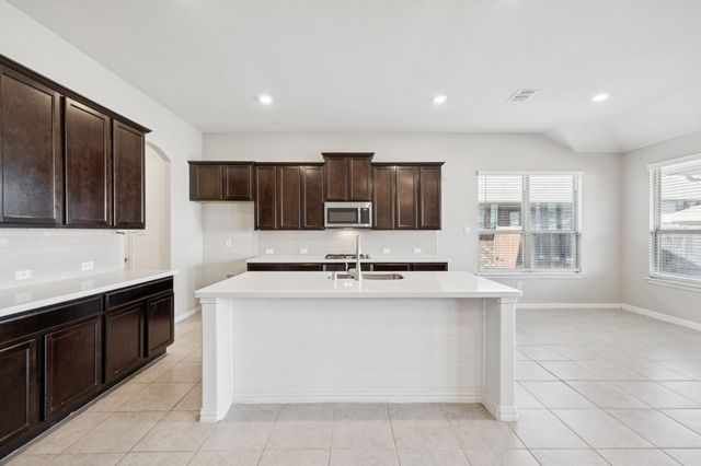 824 San Madrid Trail, Fort Worth, TX 76052