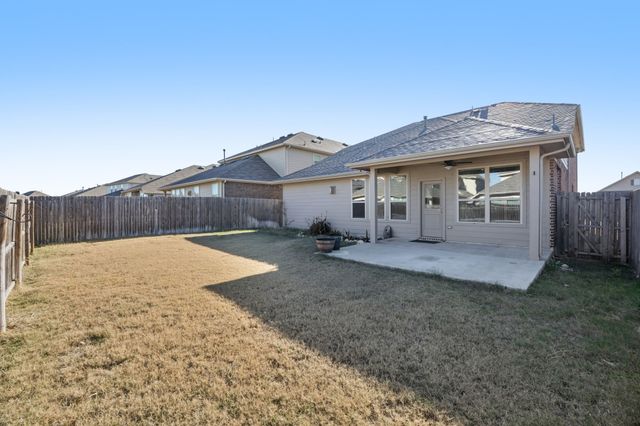 824 San Madrid Trail, Fort Worth, TX 76052