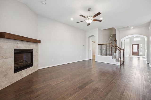 824 San Madrid Trail, Fort Worth, TX 76052