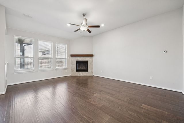 824 San Madrid Trail, Fort Worth, TX 76052