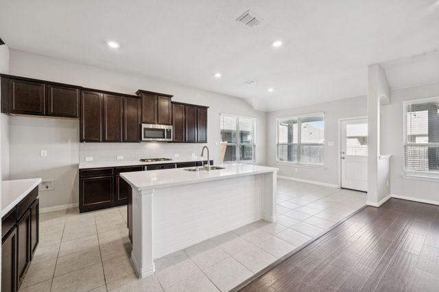 824 San Madrid Trail, Fort Worth, TX 76052