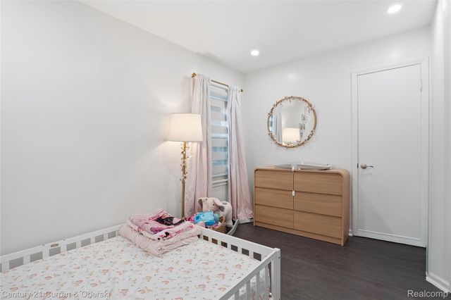 1621 Robindale Avenue, Dearborn, MI 48128