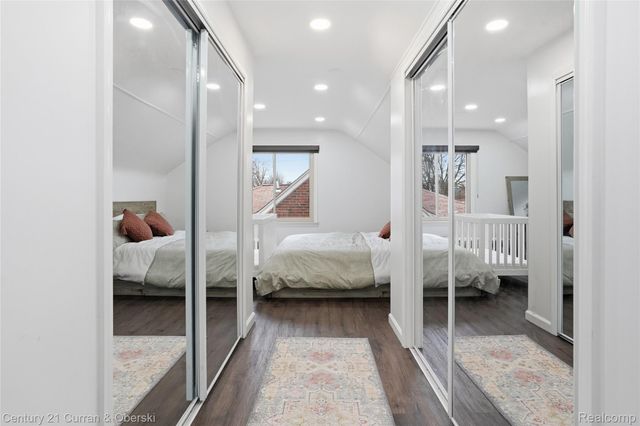 1621 Robindale Avenue, Dearborn, MI 48128