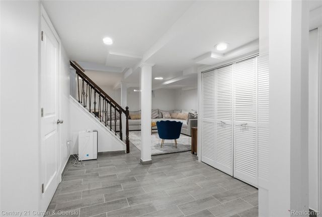 1621 Robindale Avenue, Dearborn, MI 48128