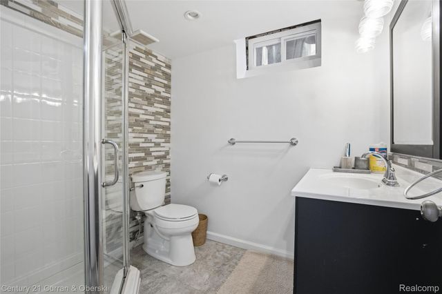 1621 Robindale Avenue, Dearborn, MI 48128