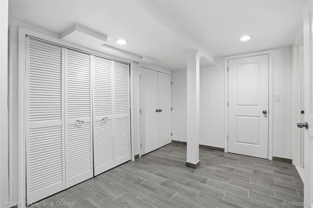 1621 Robindale Avenue, Dearborn, MI 48128