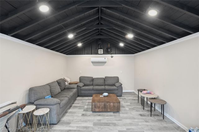 1621 Robindale Avenue, Dearborn, MI 48128