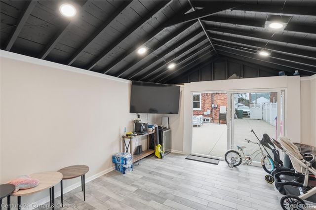 1621 Robindale Avenue, Dearborn, MI 48128