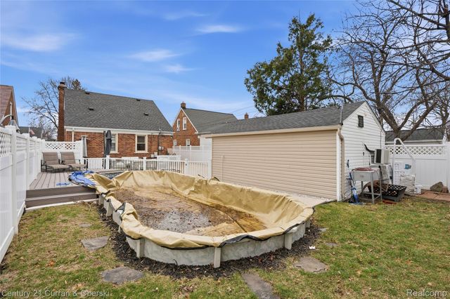 1621 Robindale Avenue, Dearborn, MI 48128