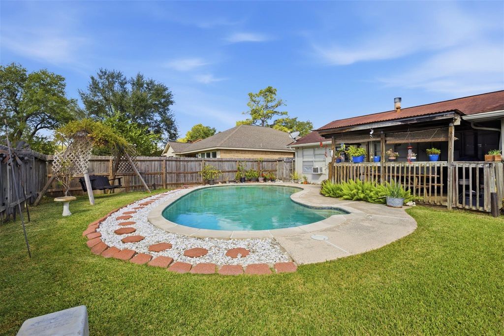 6630 Harpers Drive, Richmond, TX 77469