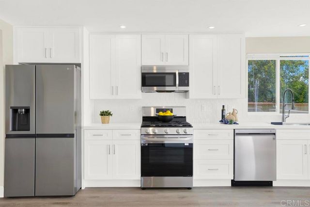 625 Santa Fe Drive, Encinitas, CA 92024