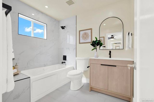 625 Santa Fe Drive, Encinitas, CA 92024