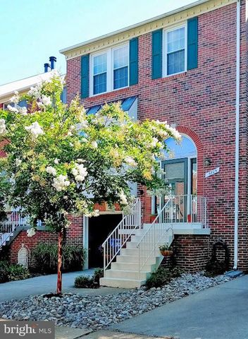 5705 WOOD CREEK LN, Centreville, VA 20120