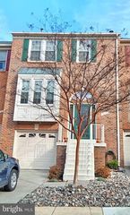 5705 WOOD CREEK LN, Centreville, VA 20120