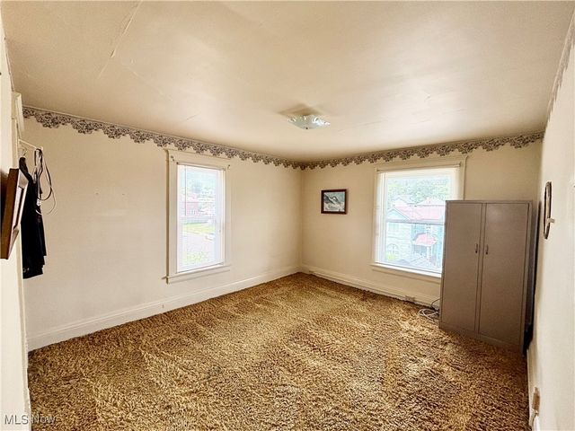 920 Mckinnon Avenue, East Liverpool, OH 43920