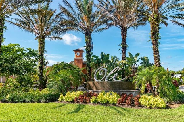 8965 Malibu LN # 802, Naples, FL 34113