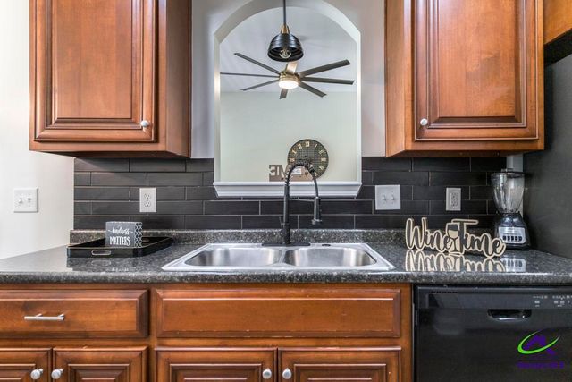 218 Ellington Ct, Perry, GA 31069