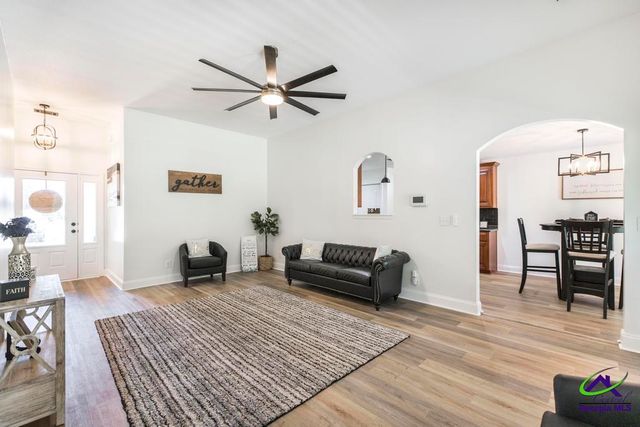 218 Ellington Ct, Perry, GA 31069