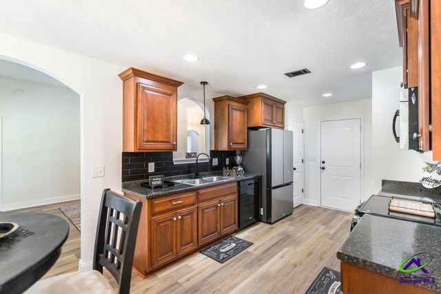 218 Ellington Ct, Perry, GA 31069