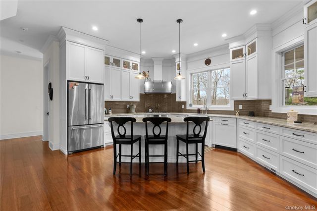360 Masters Road, Laurel, NY 11948