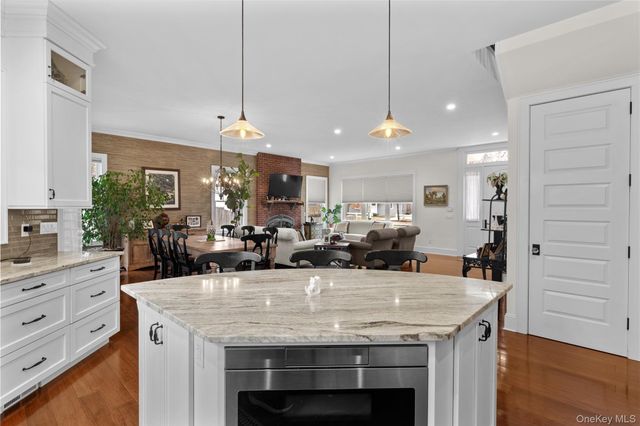360 Masters Road, Laurel, NY 11948