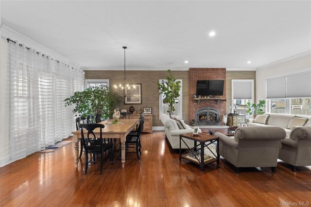 360 Masters Road, Laurel, NY 11948