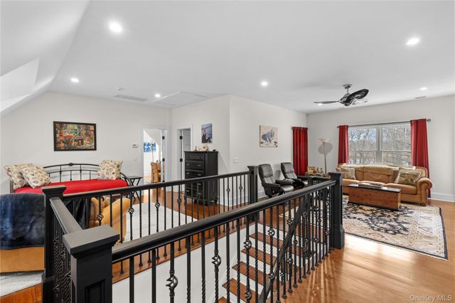 360 Masters Road, Laurel, NY 11948